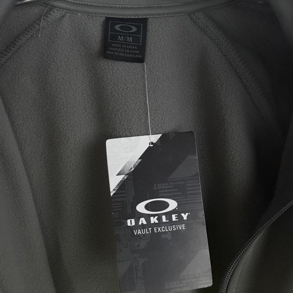 OAKLEY Men size M  Sweatshirt Athletic Jacket Zipped Up NWT Lime Green and Gray - Picture 8 of 9